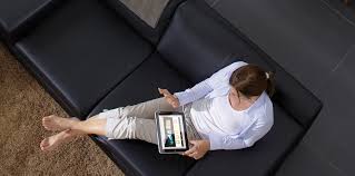 Bedienung vom Sofa aus